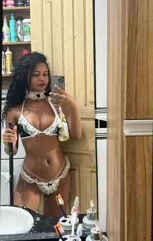 Jacqueline Sousa Thumbnail Picture