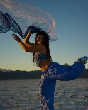 Jade Chynoweth Thumbnail Picture