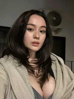 Jadeyanh Thumbnail Picture