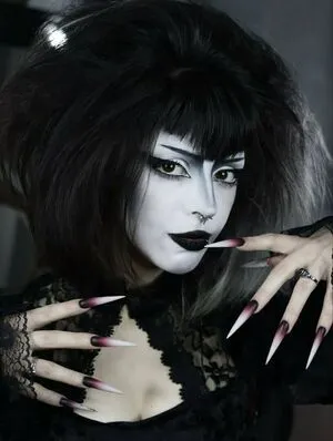 Jasminesimmons Thumbnail Picture