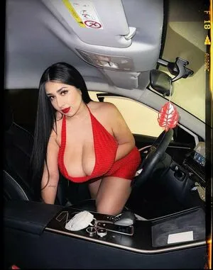 Jazmin Gurrola Thumbnail Picture
