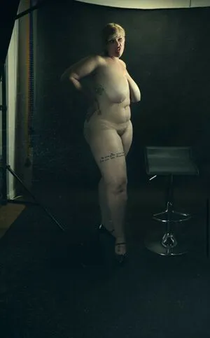 Jenn Leigh Thumbnail Picture