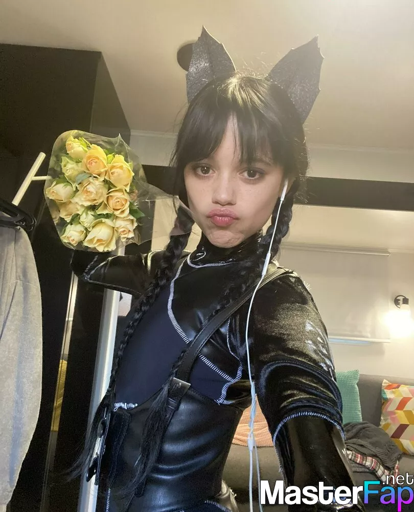 Jenna ortega latex