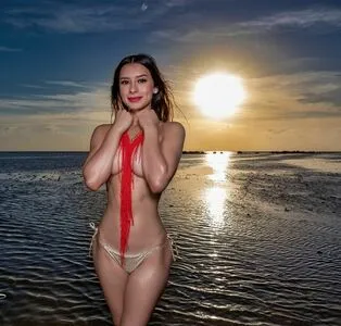 Jennagonz Thumbnail Picture