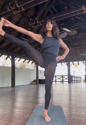 Jenny Powell Thumbnail Picture