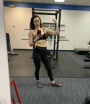 Jess Brohard Thumbnail Picture