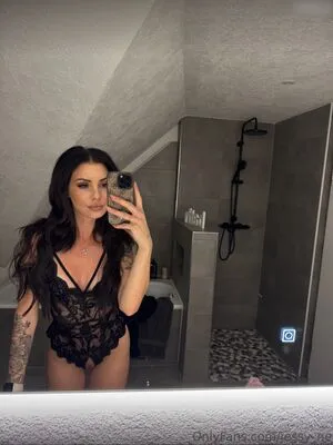 Jessica Neumann Thumbnail Picture