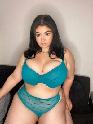 Jessica Neven Thumbnail Picture