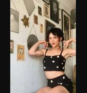 Jessie Mei Lee Thumbnail Picture