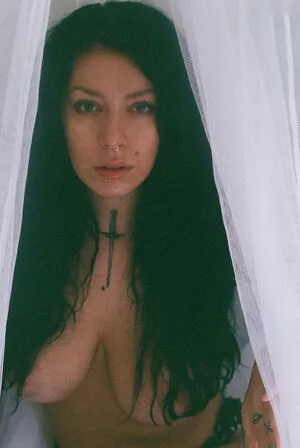 Joanna Sapphire Thumbnail Picture