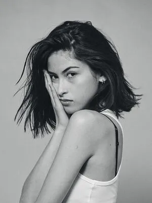 Juli Noguchi Thumbnail Picture