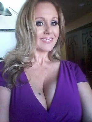 Julia Ann OnlyFans Leaked Free Thumbnail Picture - #IzCMh7XpqF