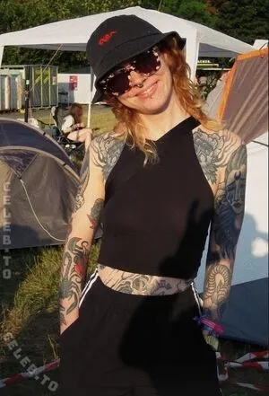 Julia Crds Thumbnail Picture