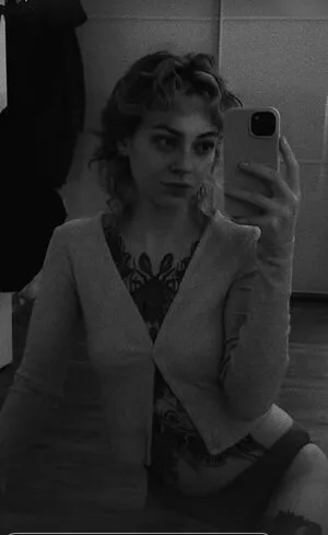 Julia Crds Thumbnail Picture