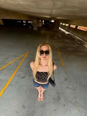 Julia Fox OnlyFans Leaked Free Thumbnail Picture - #cFoE5K57Gr