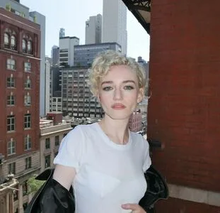 Julia Garner OnlyFans Leaked Free Thumbnail Picture - #l3Is5WjU7h