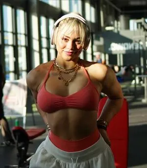 Julia Leonie Thumbnail Picture