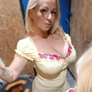 Julia Sonnet OnlyFans Leaked Free Thumbnail Picture - #CtDdrY0R0A