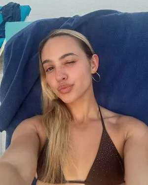 Julia Vern Thumbnail Picture