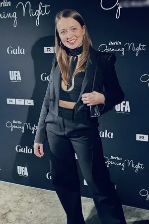 Julia Wiedemann Thumbnail Picture