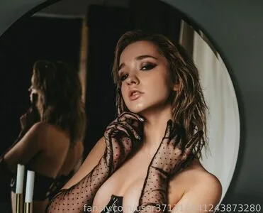 Juliahousekeeper Thumbnail Picture