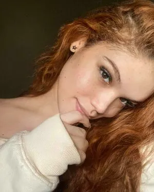 Julialeonez Thumbnail Picture