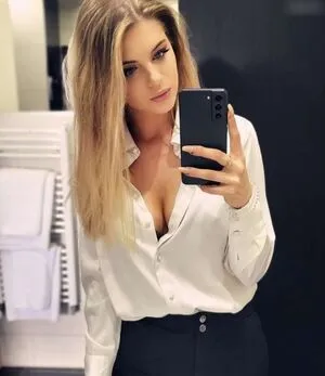 Juliamia Thumbnail Picture