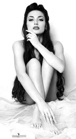 Juliana Karapetyan Thumbnail Picture