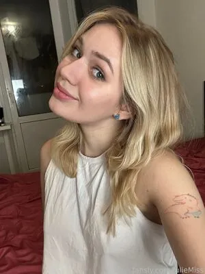 Juliemiss Thumbnail Picture