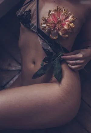 Juliette Alenvers Thumbnail Picture