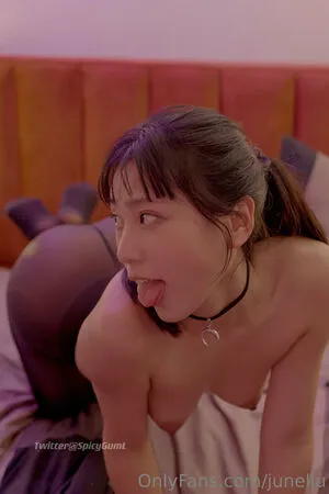 Juneliu OnlyFans Leaked Free Thumbnail Picture - #SEDpgebKIg