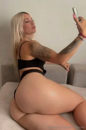 Junemilex Thumbnail Picture