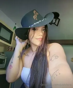 Justclara Thumbnail Picture