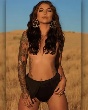 Justine Jorelle Thumbnail Picture