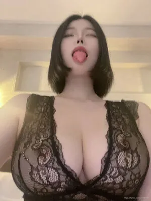 Jyeoning OnlyFans Leaked Free Thumbnail Picture - #9M3xddd251