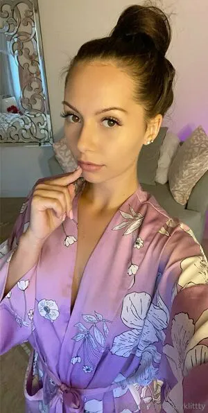 Kacyklittty Thumbnail Picture