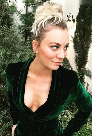 Kaley Cuoco OnlyFans Leaked Free Thumbnail Picture - #djyWu9cKAA