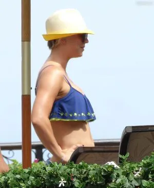 Kaley Cuoco OnlyFans Leaked Free Thumbnail Picture - #lugZ6NConv
