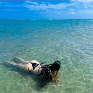 Karen Sara Thumbnail Picture