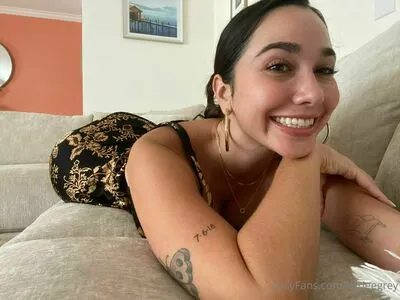 Karleegrey Thumbnail Picture