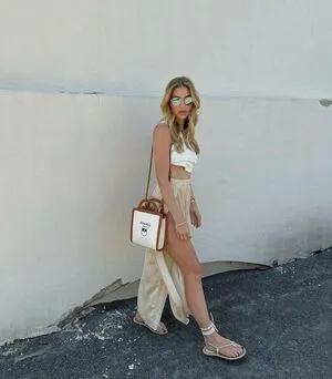 Karolina Malisova Thumbnail Picture
