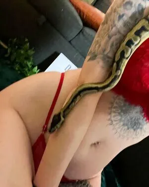 Kat Edwards Thumbnail Picture
