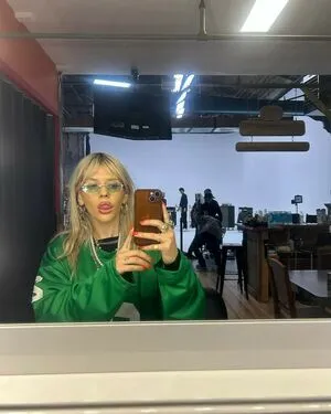 Kat Madeira Thumbnail Picture
