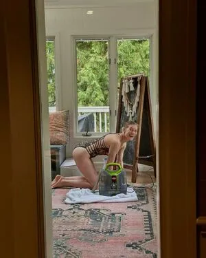 Katee Sackhoff Thumbnail Picture