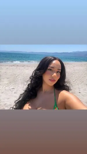 Katelyn Sade Thumbnail Picture