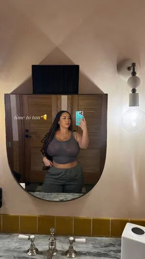 Katelyn Sade Thumbnail Picture