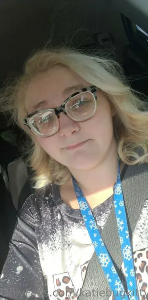 Katiebugkitty122 OnlyFans Leaked Free Thumbnail Picture - #RoT2ekTOZQ