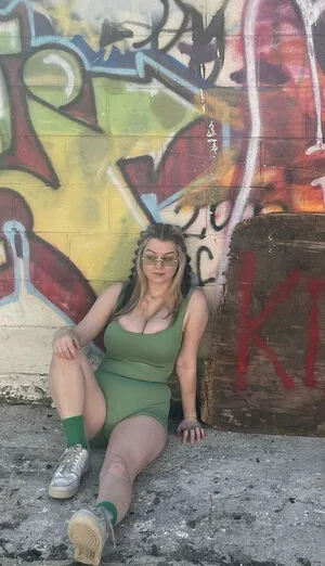 Katiedotcom Thumbnail Picture