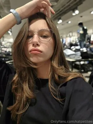 Katpetitee OnlyFans Leaked Free Thumbnail Picture - #MHuEuCde1b