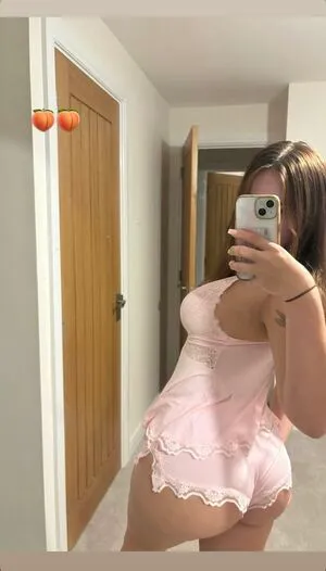 Katy Evans Thumbnail Picture
